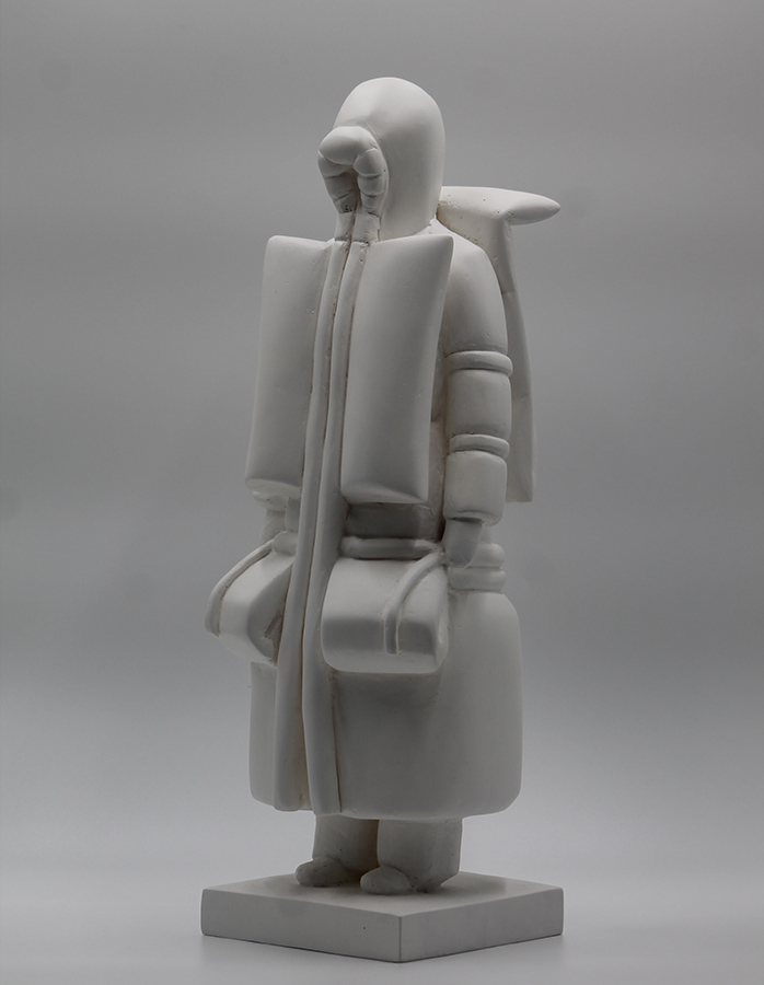 Лада Рещенко. "Man in overalls", 2019.  Пластик, высота 40 см. Фото из архива Лады Рещенко
