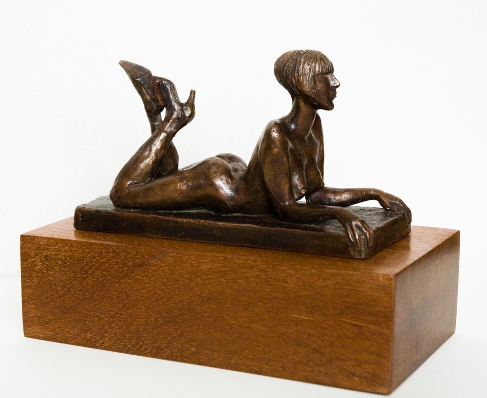 Максим Аксёнов. "Сфинкс" (ракурс), 2009. Бронза, дерево, длина 20 см. Фото из архива Максима Аксёнова