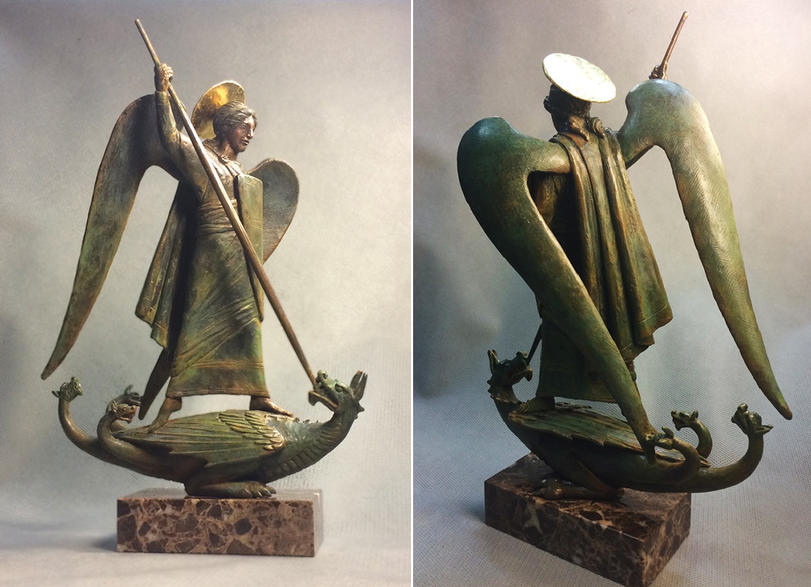 Максим Аксёнов. "Архангел Михаил", 2017. Бронза, тонировка, камень, золочение, 30х20х11 см. Фото из архива Михаила Аксёнова