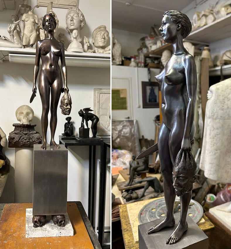 Максим Аксёнов. "Юдифь II" (ракурсы), 2024. Бронза, патина, нержавеющая сталь, высота 65 см. Фото из архива Максима Аксёнова