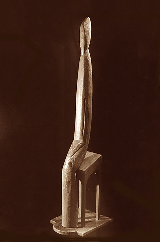 ''Сидящая'', 1989. Дерево, высота 160 см.Государственная Третьяковская галерея