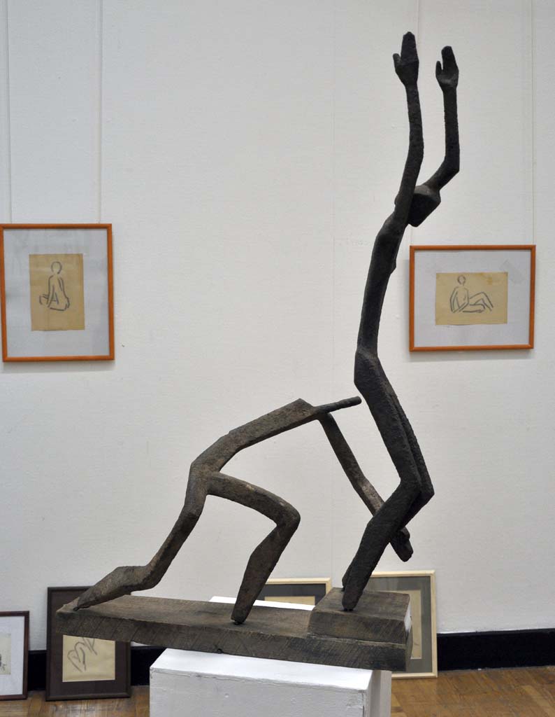 Марат Бабин. "Игра" (ракурс), 1981. Ферроцемент, дерево, 110х60х40 см. Музейно-выставочный комплекс "Новый Иерусалим", Истра Московской области. Фото Владимира Черномашенцева, сайт HalloArt.ru