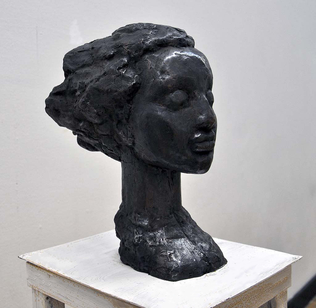 ''Голова африканской девушки'', 1962. Бронза. 45х23х21 см