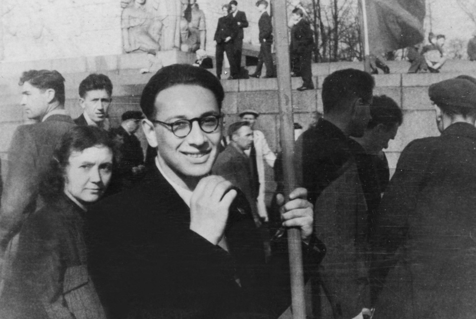 Владимир Циммерлинг на студенческом празднике. Рига, начало 1950-х