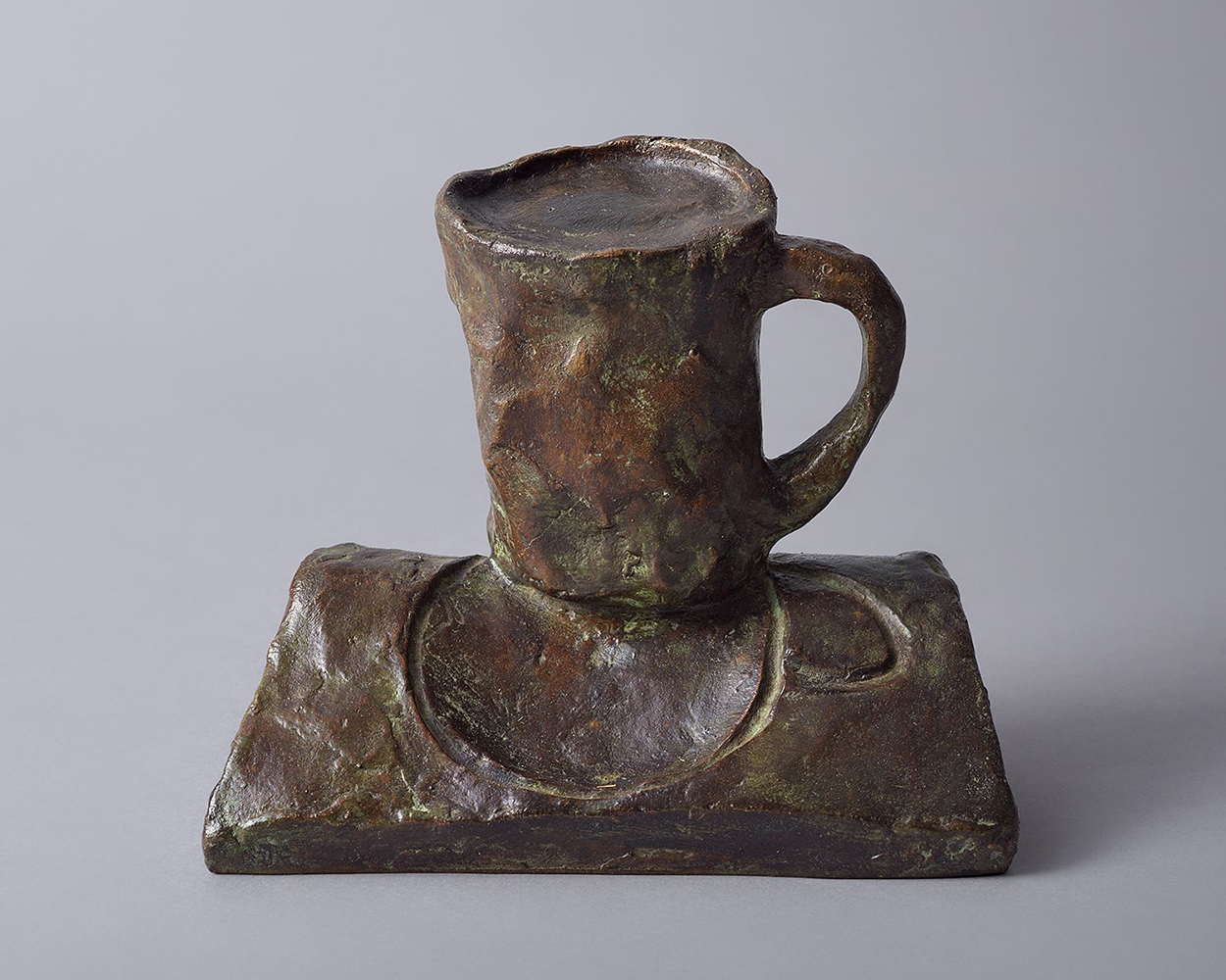 ''Чашка и тень'', 2024. Бронза, 16х15х8 см