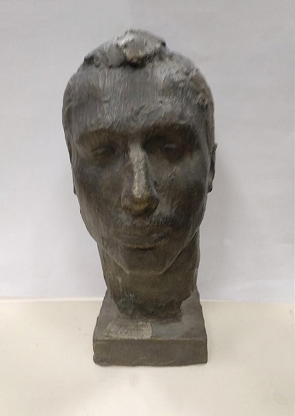 Валерий Евдокимов. "Портрет брата" (Б. Евдокимов), 1982. Бронза, 41х17х25 см. Государственный музей изобразительных искусств Республики Татарстан, Казань