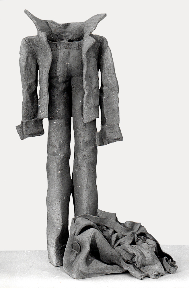 ''Эпоха ''Blue Jeans'', 1980-е. Шамот, высота 110 см.Дом моды, Кишинев, Республика Молдова