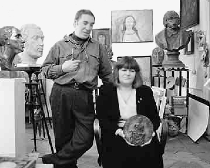 Александр Илларионов с женой, скульптором. Натальей Гринёвой (1947-2012