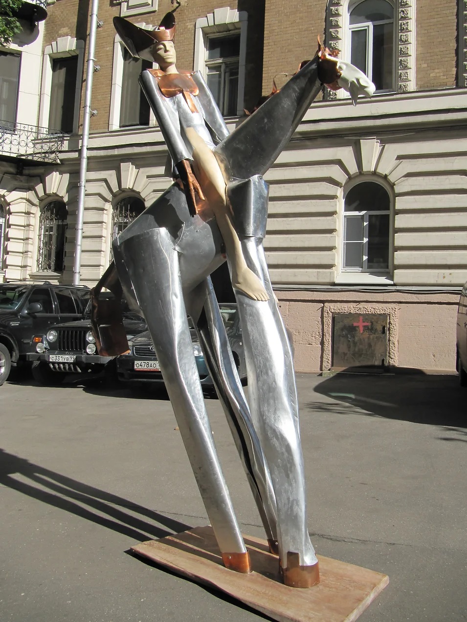 ''Возвращение'', 2008-2011. Металл, дерево, 290х160х60 см