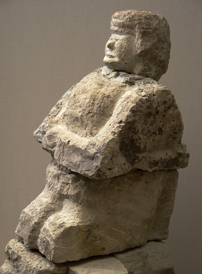 ''Портрет скульптора Аделаиды Пологовой'', 1991.Известняк, цемент, 94х50х62 см