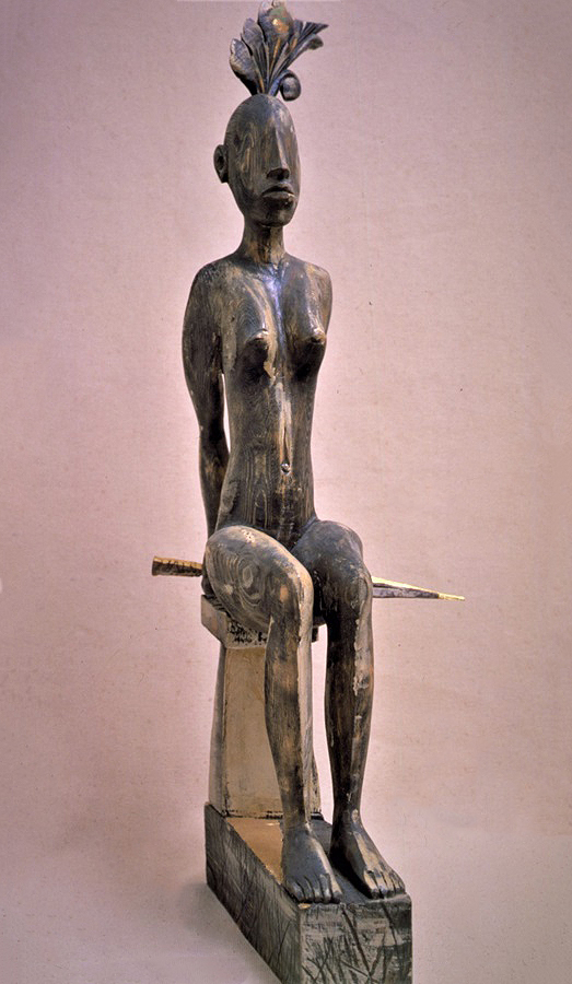 Виктор Корнеев. "Юдифь", 1994. Дерево, 70х40х25 см. Фото из архива Виктора Корнеева