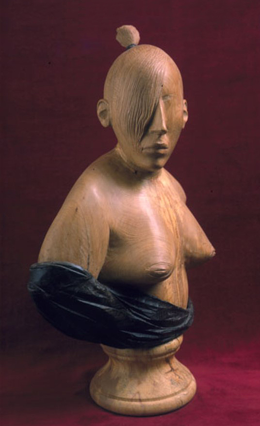 Виктор Корнеев. "Бюст незнакомки", 1995. Дерево, 80х40х31 см. Фото из архива Виктора Корнеева