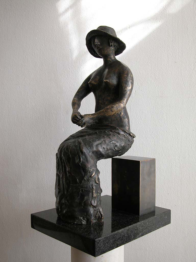 Виктор Корнеев. "Сомнение", 2002. Бронза, 60х30х30 см. Государственная Третьяковская галерея, Москва. Фото из архива Виктора Корнеева