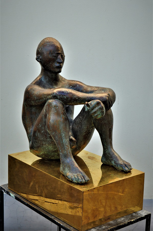 Виктор Корнеев. "Мыслитель", 2007. Бронза, 60х90х50 см. Фото из архива Виктора Корнеева