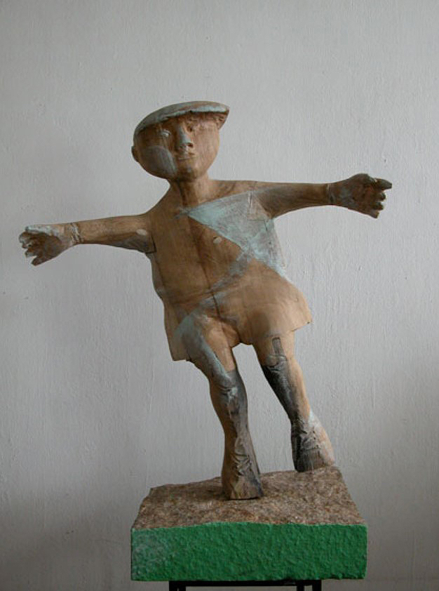 ''Голкипер'', 2009. Дерево, 100х75х75 см