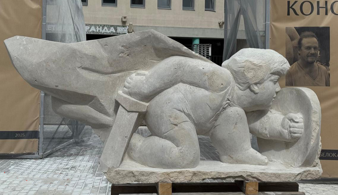 "Будущий воин", 2025. Известняк, 260х175х50 см. Владимир