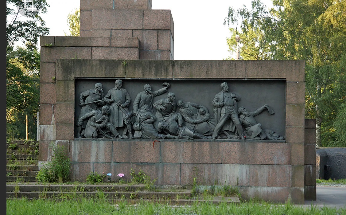 Матвей Манизер. Памятник "Жертвам 9 января 1905 года", 1931. Барельеф. Бронза. Архитектор В.А. Витман. С.-Петербург. Фото: cat.livejournal.com