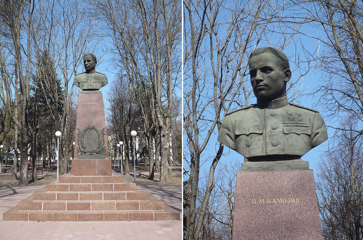 Матвей Манизер. Бюст дважды Героя Советского Союза летчика-истребителя П.М. Камозина, 1950. Бронза, гранит, высота бюста 145 см. Архитектор А.П. Великанов. Брянск. Фото: pamyatnikibryanska.ru