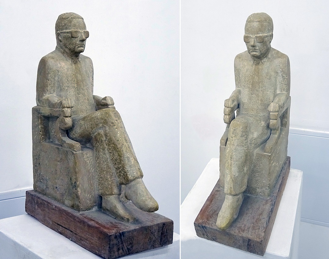Анатолий Машаров. "Композитор Дмитрий Шостакович" (ракурсы), 1997. Камень, высота 40 см. Фото Алексея Приказчикова с персональной выставки Анатолия Машарова в выставочном зале ОМС, Москва, 2025