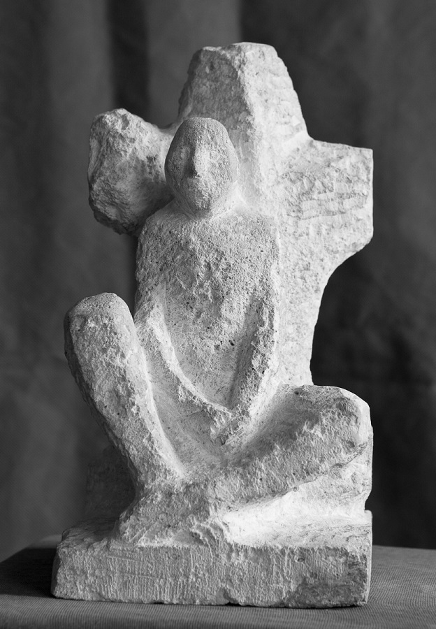 Анатолий Машаров. "Созерцание", 1974. Известняк, 20х15х15 см. Фото Анны Рождественской