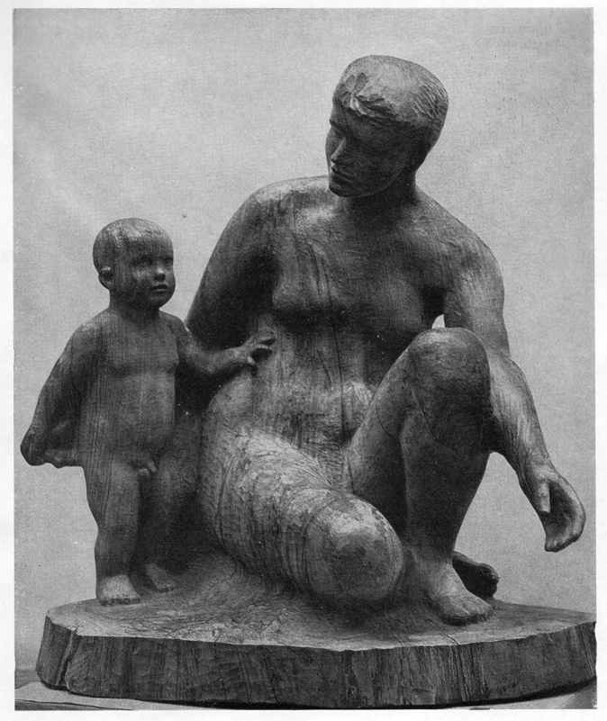 ''Материнство'', 1964. Дерево, 110х90х85 см.Государственный Русский музей, С.-Петербург. Фото: goskatalog.ru