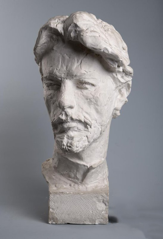 ''Портрет писателя А.П. Чехова'', 1965-1970. Гипс, 51х20х29 см.Новгородский государственный объединенный музей-заповедник.Фото goskatalog.ru 