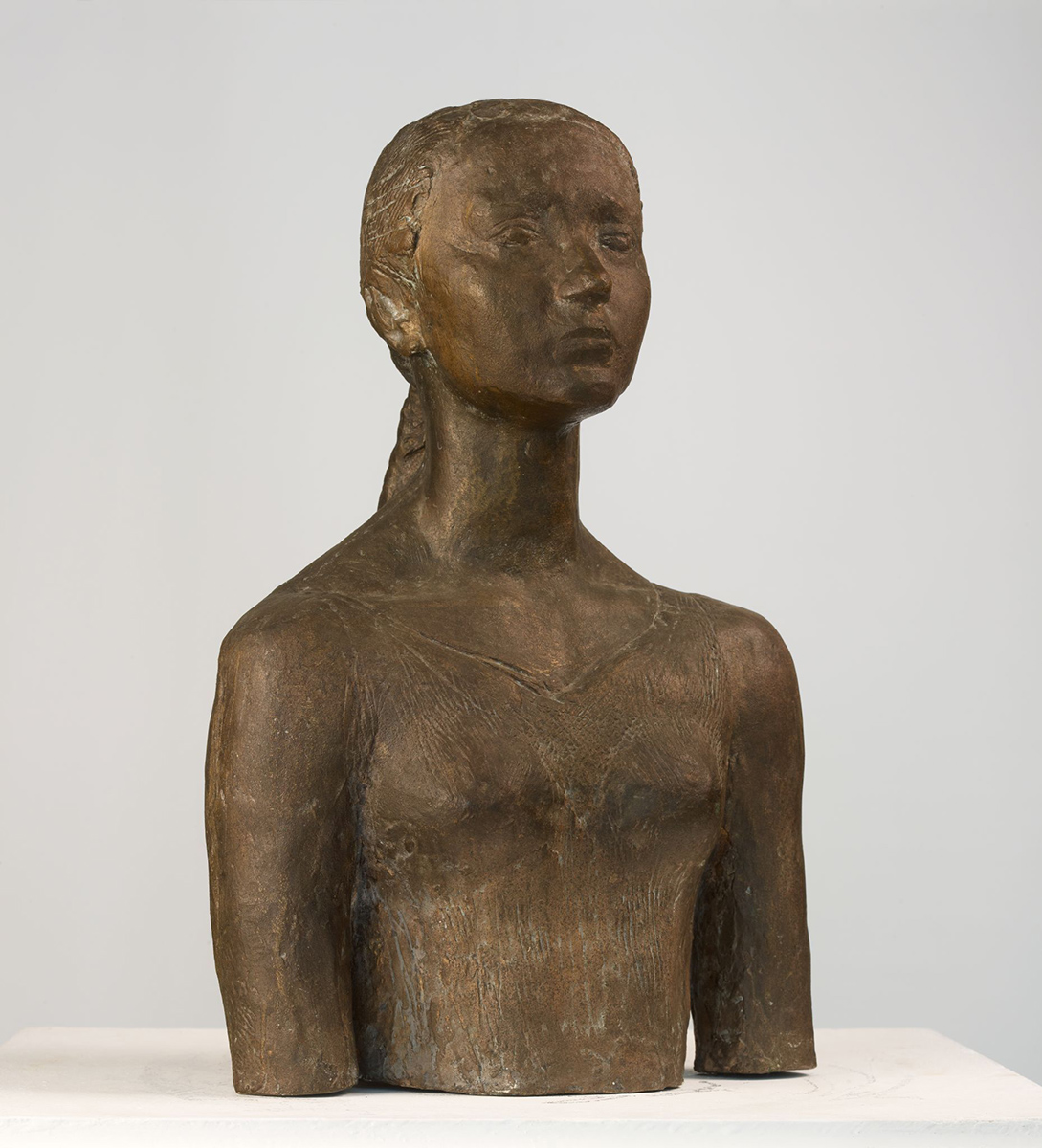 ''Чемпионка мира по художественной гимнастике Галима Шугурова'', 1971. Бронза, 59х37х25 см. Государственная Третьяковская галерея, Москва. Фото: goskatalog.ru 