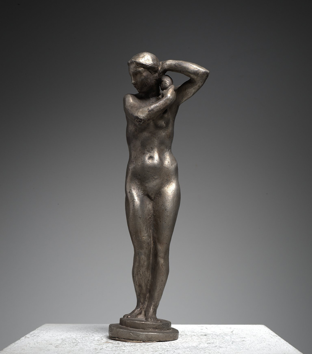 ''Выжимающая волосы'', 1960. Чугун, 37,5х14х12 см.Государственная Третьяковская галерея, Москва. Фото: goskatalog.ru