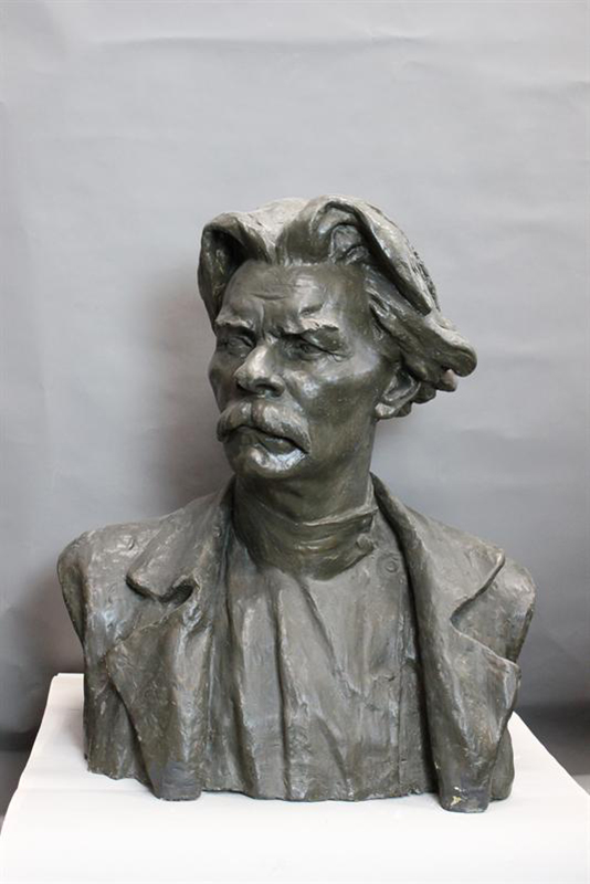 ''Максим Горький'', 1954.Бюст к конкурсному проекту для памятника в Ленинграде.Гипс тонированный, 74х63х40 см.Государственный музей городской скульптуры, С-Петербург. Фото: goskatalog.