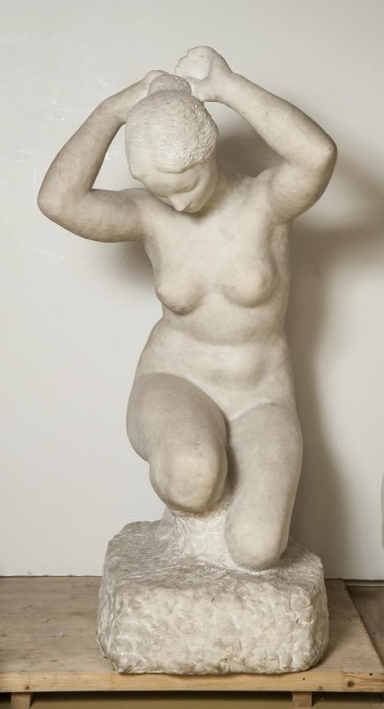 ''Утро'', 1960. Мрамор, 130х70х50 см.Государственный Русский музей, С.-Петербург.Фото: goskatalog.ru