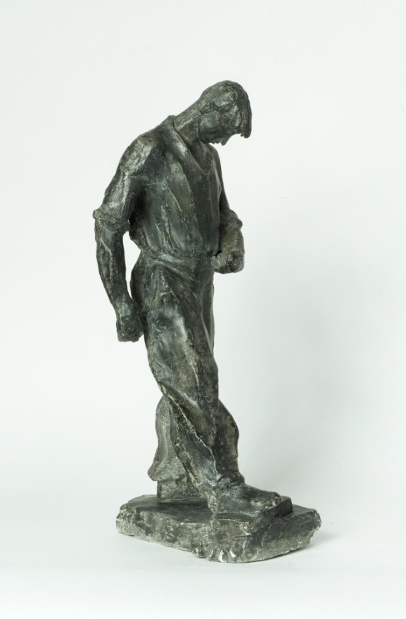 ''Полотёр'', 1940. Гипс тонированный, 51х20х23,5 см.Государственный Русский музей, С.-Петербург.Фото: "Виртуальный Русский музей"