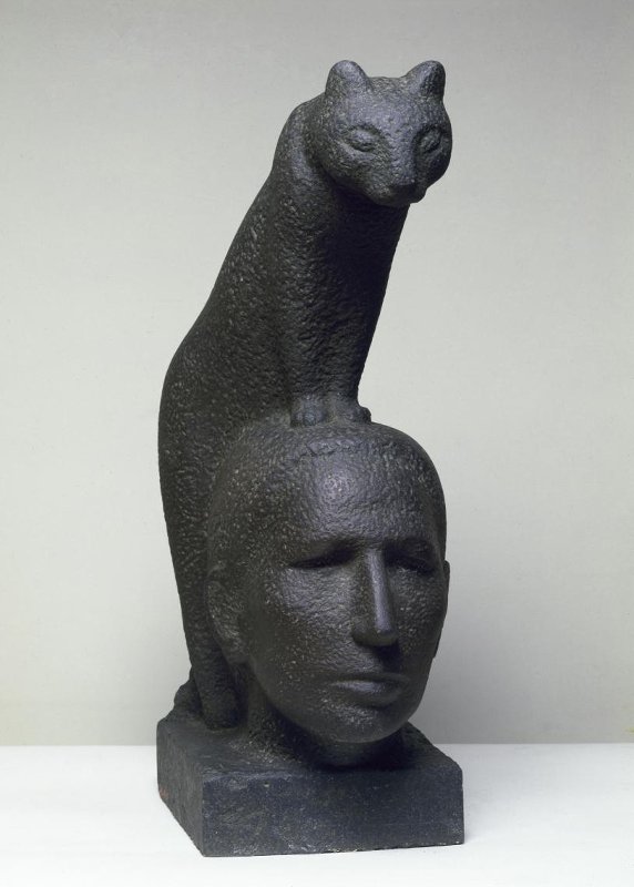 ''Автопортрет'', 1985-1986. Гранит, патинировка, 70х24х46 см.Государственный Русский музей, С.-Петербург. Фото: goskatalog.ru 