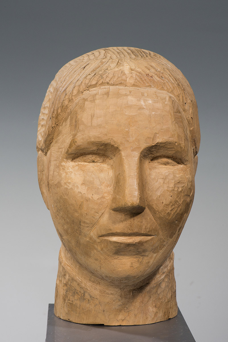 ''Крестьянка'' (Тетя Дуся), 1973. Дерево, 40х24,5х37 см.Государственный музей городской скульптуры, С.-Петербург.Фото: goskatalog.ru