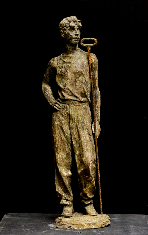 ''Кочегар'', 1940 - 1960-е. Гипс тонированный, 53х22х14 см.Государственный музейно-выставочный центр ''РОСИЗО'', Москва.Фото: goskatalog.ru