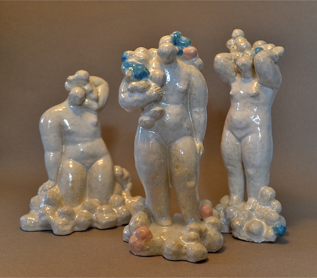 ''Ноша'' (серия из трех скульптур), 2022. Керамика, 20-29 cм 