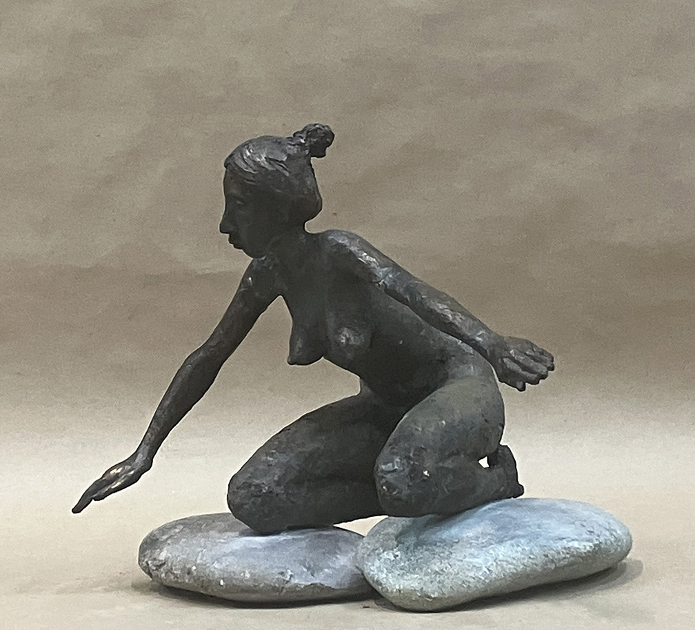 ''Галька'', 2024. Дерево, камень, 78х68х38 см
