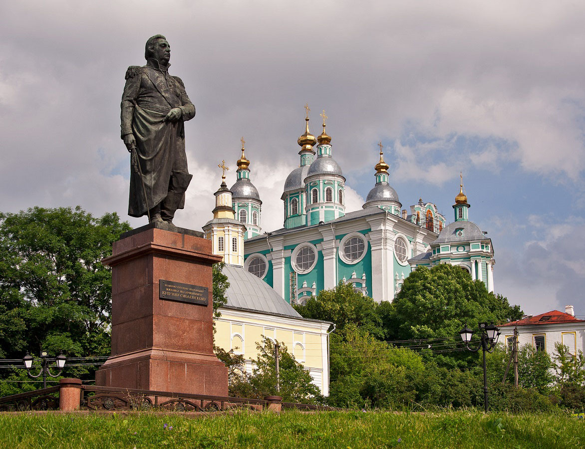 Памятник М.И. Кутузову, 1954. Бронза, гранит. Архитектор Л. М. Поляков. Смоленск. Фото: supersnimki.ru