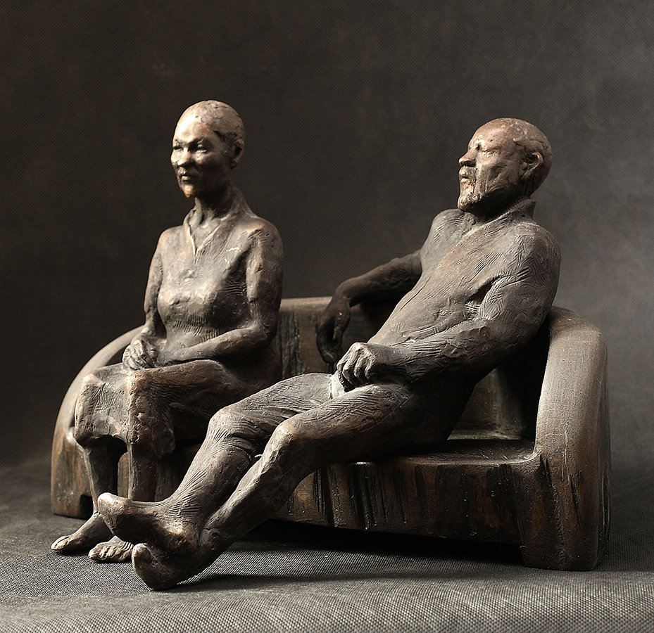 "Женщина и мужчина", 2023. Бронза, дерево, 26х39х36 см