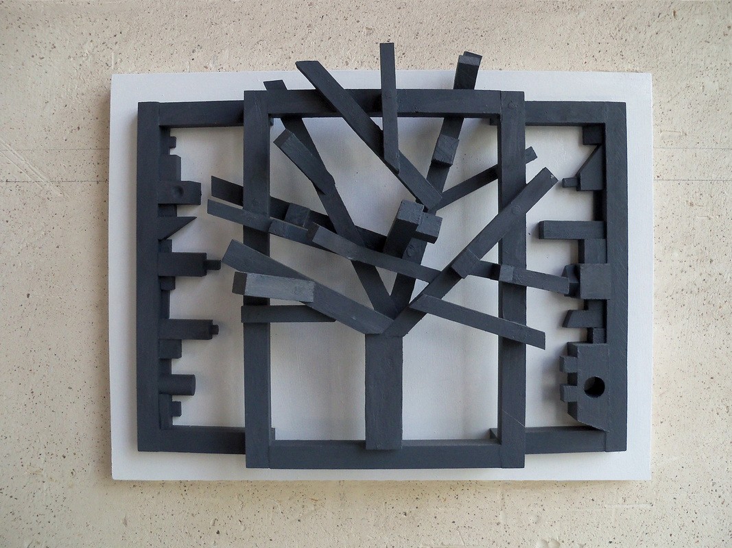 ''Дерево в городе'', 2010. Дерево, краска, 60х80х15 см