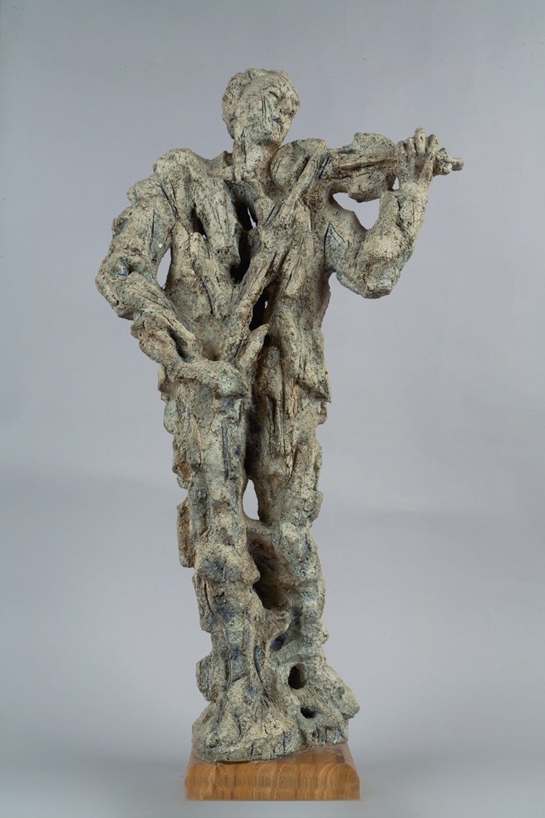 ''Скрипач'' (Посвящение А.А. Мельникову), 1988.Шамот, соли,  глазурь, высота 76 см