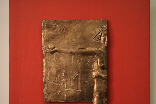 Виктор Корнеев. Из серии ''Наброски'', 2017. Бронза, 40х40х5 см. Фото из архива Виктора Корнеева