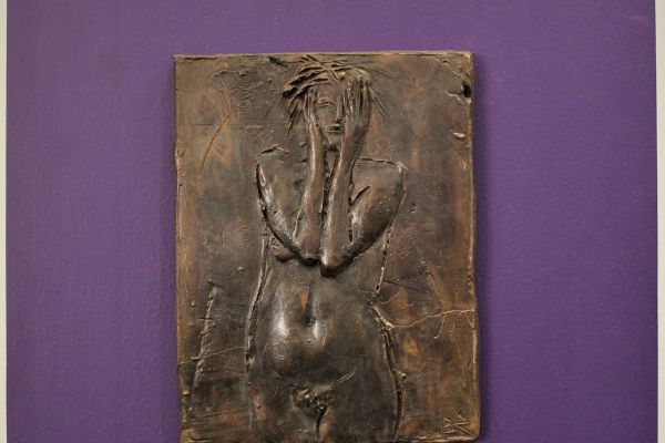 Виктор Корнеев. Из серии ''Наброски'', 2017. Бронза, 40х40х5 см. Фото из архива Виктора Корнеева