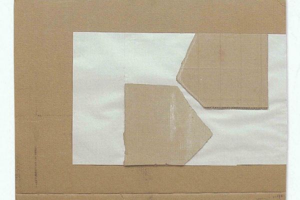 Анатолий Комелин. Два утюга, 2013. Картон, бумага, 80х100 см. Фото из альбома ''Анатолий Комелин. ''Знаки бытия'', Москва, 2014