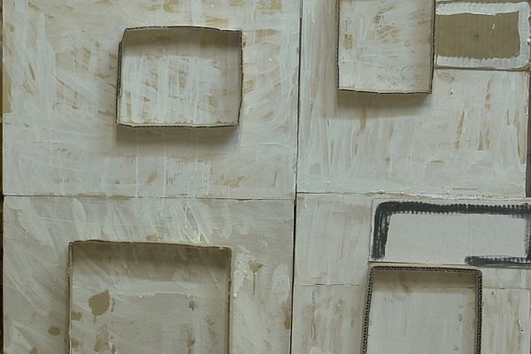 Анатолий Комелин. Облака, 2010. Фанера, картон, краска, 100х100 см. Фото из альбома ''Анатолий Комелин. ''Знаки бытия'', Москва, 2014