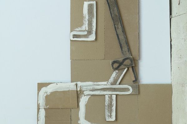 Анатолий Комелин. Воздушный бой, 2013. Картон, краска, 150х80 см. Фото из архива А. Комелина