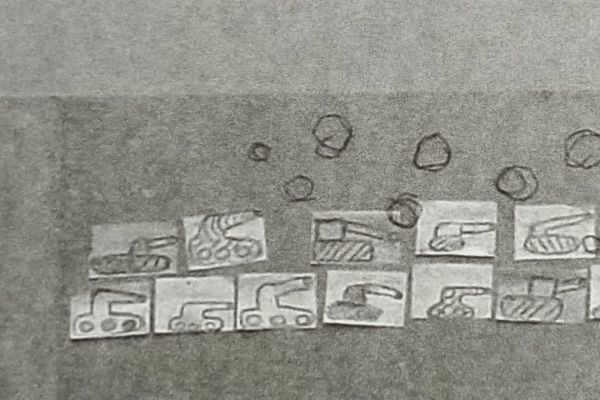 Анатолий Комелин. Вариант экспозиции ''Театра военных действий'' в РАХ, Москва, 2018. Фото из альбома ''Анатолий Комелин. Знаки бытия'', Москва, ''М-Сканрус'', 2014