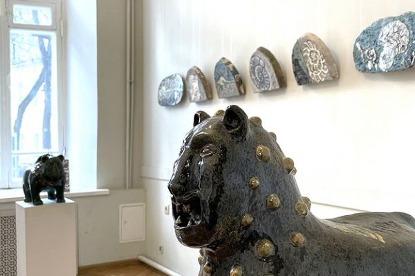 Работы Екатерины Яковлевой, фрагмент экспозиции выставки Ярко!