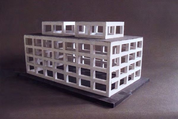 Игорь Шелковский. Композиция I, 2011. Дерево, краска, 45х60х35 см.  Фото: каталог ''Игорь Шелковский'', Мультимедийный комплекс актуальных искусств, М., 2013