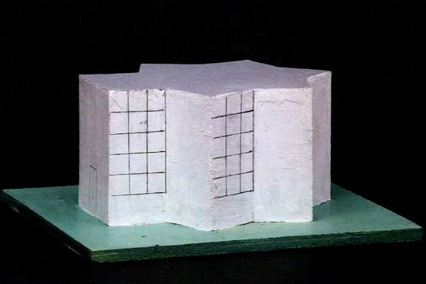 Игорь Шелковский. Проект мастерской скульптора, 2009. Картон, краска, 41,5х37,5х17 см.  Фото: каталог ''Игорь Шелковский'', Мультимедийный комплекс актуальных искусств, М., 2013