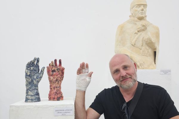 Экспозия выставки ''Творческим группам по керамике - 30 лет''. Фото Маргариты Камардиной. Фрагмент 14